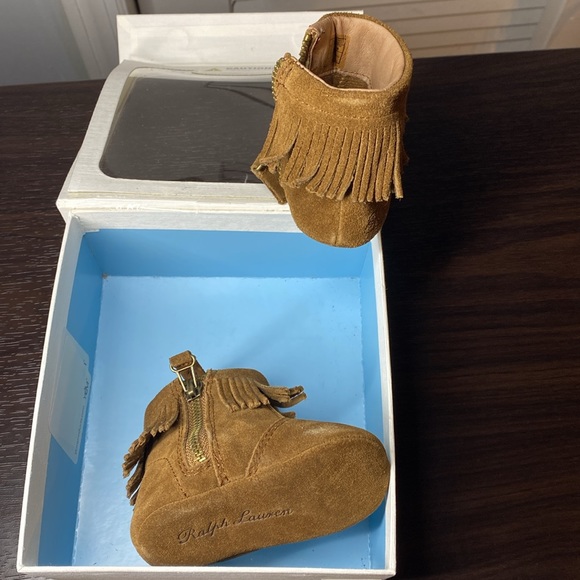 Ralph Lauren suede layette shoes for twins - Picture 4 of 4